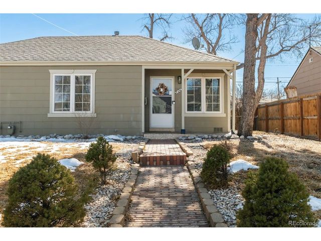 820 Newark St, Aurora, CO 80010