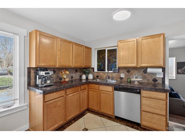 820 Newark St, Aurora, CO 80010