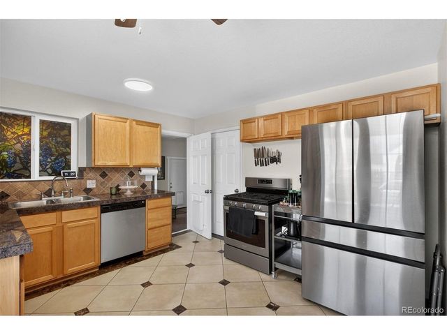 820 Newark St, Aurora, CO 80010