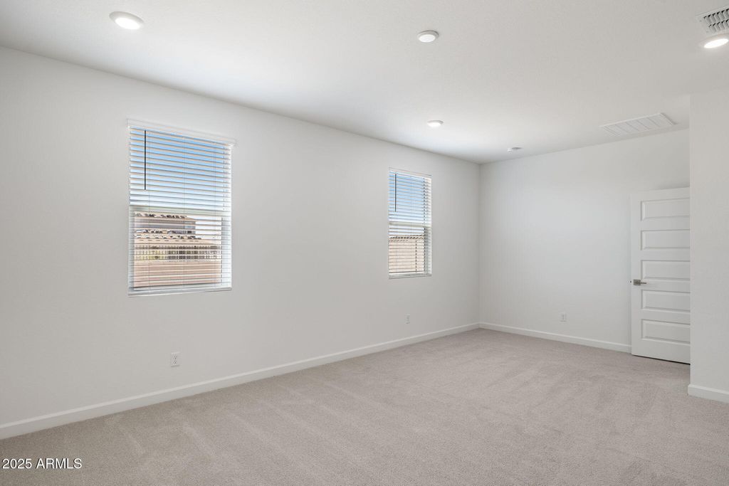 Image 33 of property listing at 17671 W ONYX Avenue, Waddell, AZ 85355