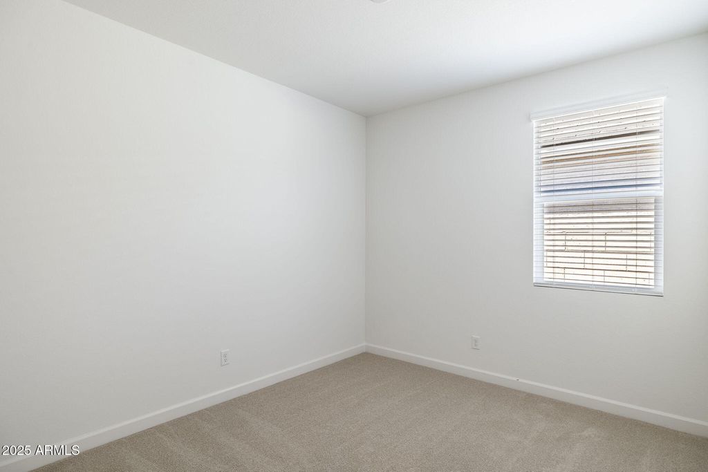 Image 39 of property listing at 17671 W ONYX Avenue, Waddell, AZ 85355