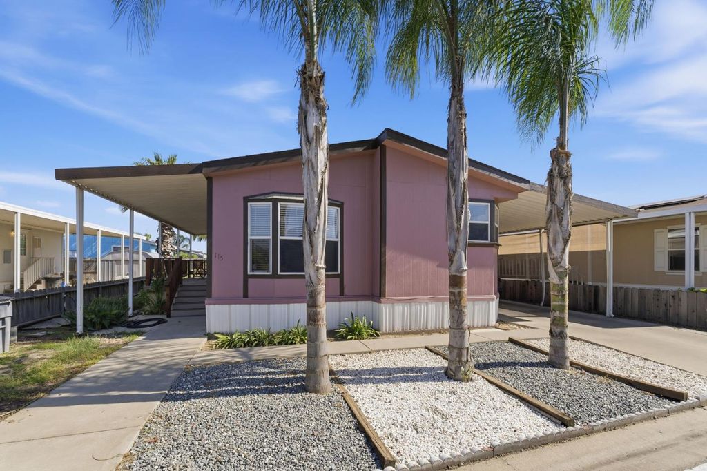 Image 1 of property listing at 900 Rankin Ave, Tulare, CA 93274