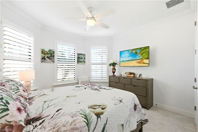 6844 Winding Cypress DR, Naples, FL 34114