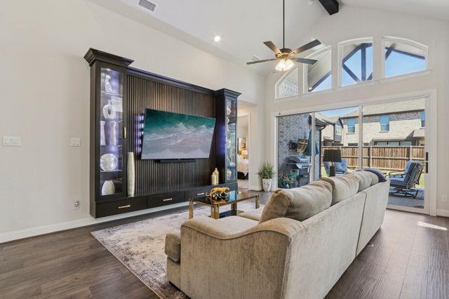 1313 Sundance Lane, Justin, TX 76247