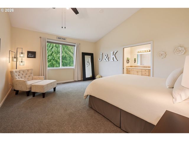 16117 Se GOOSEHOLLOW Dr, Damascus, OR 97089