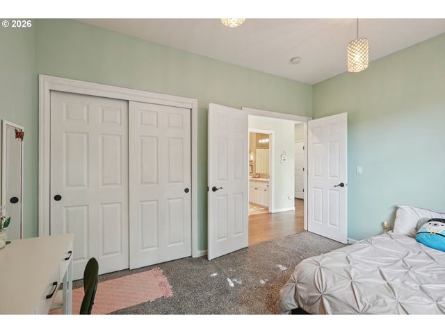 16117 Se GOOSEHOLLOW Dr, Damascus, OR 97089