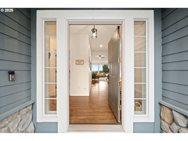 16117 Se GOOSEHOLLOW Dr, Damascus, OR 97089