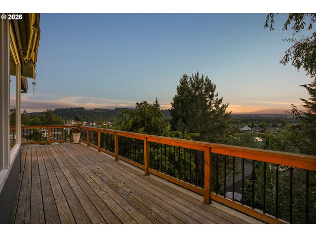 16117 Se GOOSEHOLLOW Dr, Damascus, OR 97089