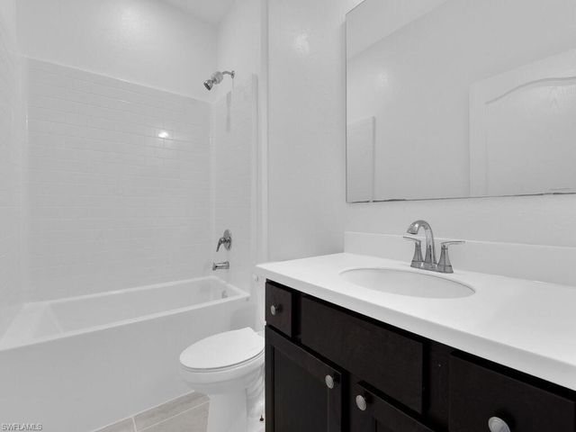 2032 NW 32nd CT, Cape Coral, FL 33993