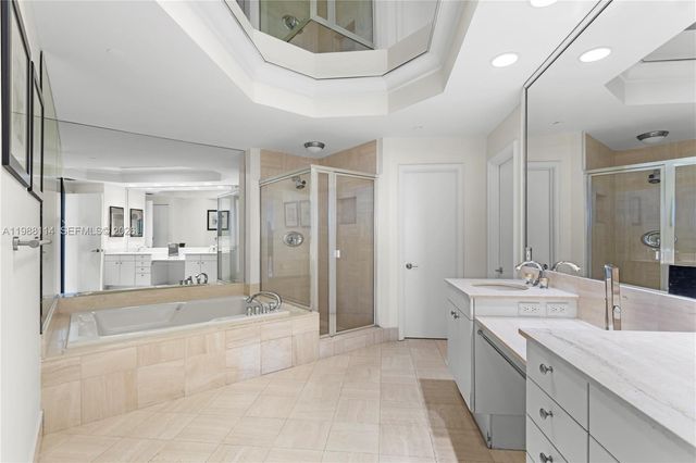 3802 NE 207th St 1001, Aventura, FL 33180