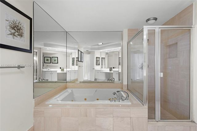 3802 NE 207th St 1001, Aventura, FL 33180