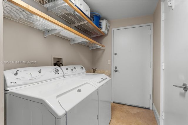 3802 NE 207th St 1001, Aventura, FL 33180