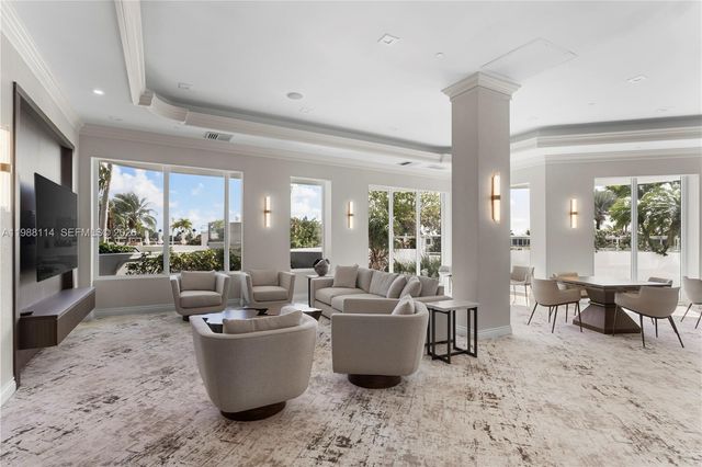 3802 NE 207th St 1001, Aventura, FL 33180