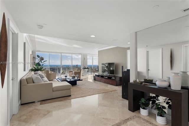 3802 NE 207th St 1001, Aventura, FL 33180