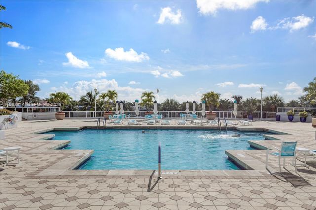 3802 NE 207th St 1001, Aventura, FL 33180