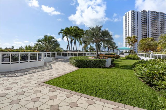 3802 NE 207th St 1001, Aventura, FL 33180