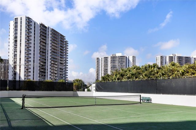 3802 NE 207th St 1001, Aventura, FL 33180