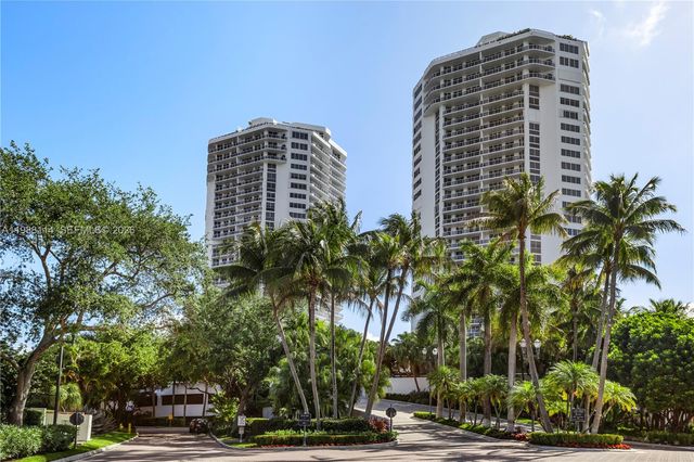 3802 NE 207th St 1001, Aventura, FL 33180
