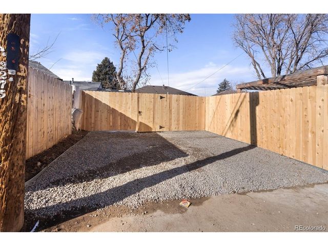 3300 Bellaire St, Denver, CO 80207
