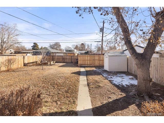 3300 Bellaire St, Denver, CO 80207