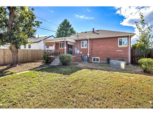 3300 Bellaire St, Denver, CO 80207