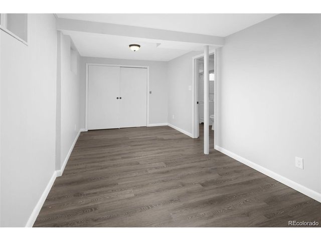 3300 Bellaire St, Denver, CO 80207
