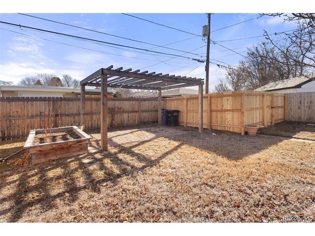 3300 Bellaire St, Denver, CO 80207