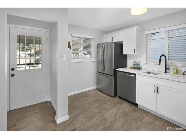 3300 Bellaire St, Denver, CO 80207