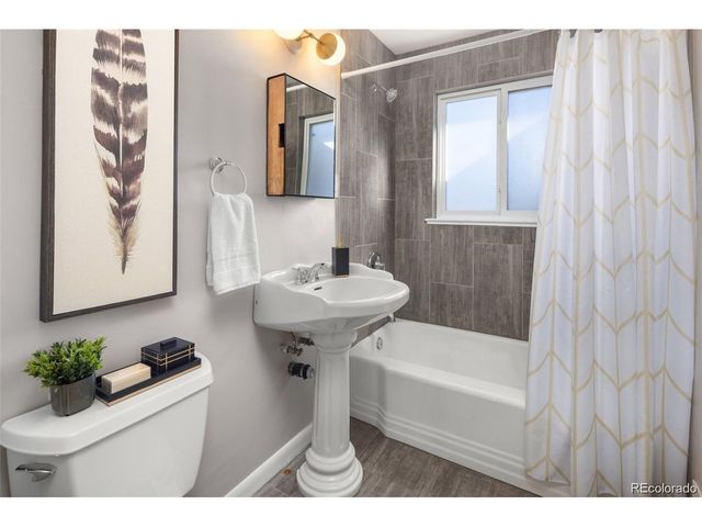 3300 Bellaire St, Denver, CO 80207