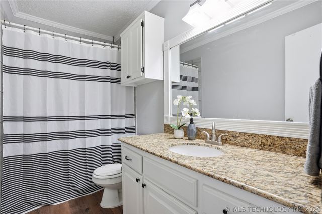 2880 W 111th Place S, Jenks, OK 74037