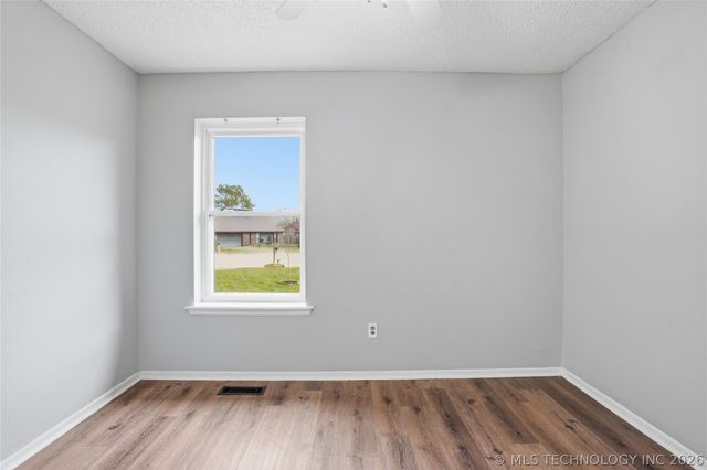 2880 W 111th Place S, Jenks, OK 74037