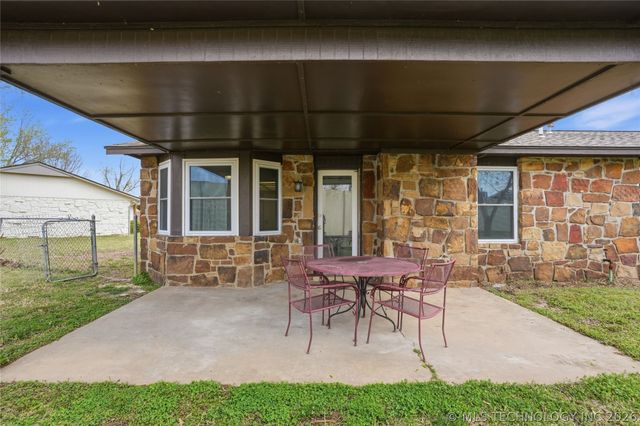 2880 W 111th Place S, Jenks, OK 74037