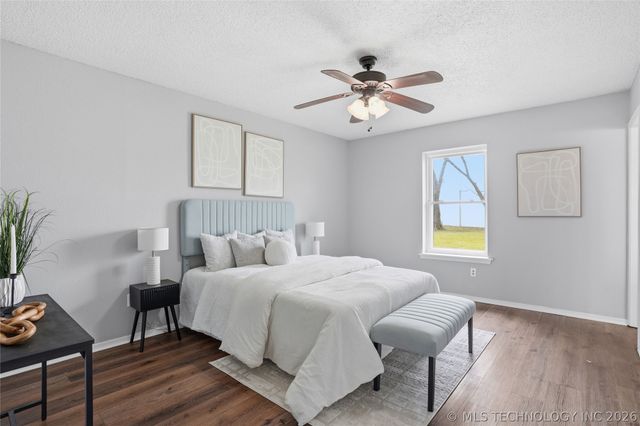 2880 W 111th Place S, Jenks, OK 74037