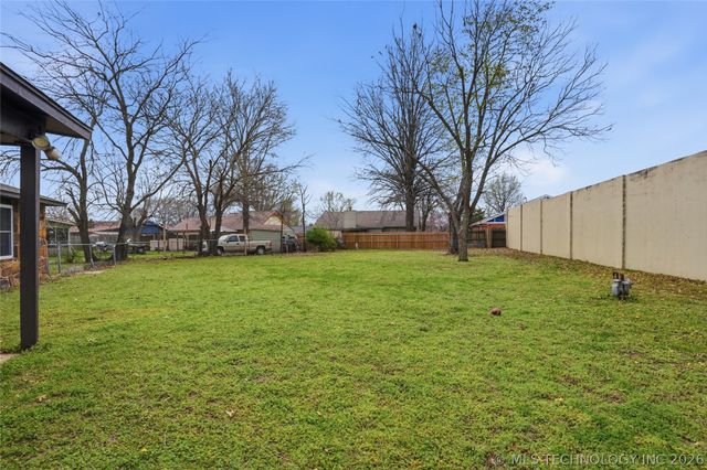 2880 W 111th Place S, Jenks, OK 74037