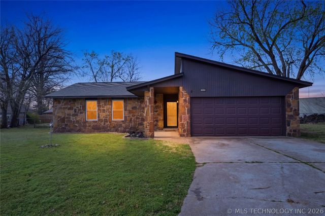 2880 W 111th Place S, Jenks, OK 74037