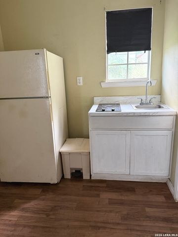 2826 ROSELAWN RD, San Antonio, TX 78226