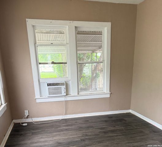 2826 ROSELAWN RD, San Antonio, TX 78226