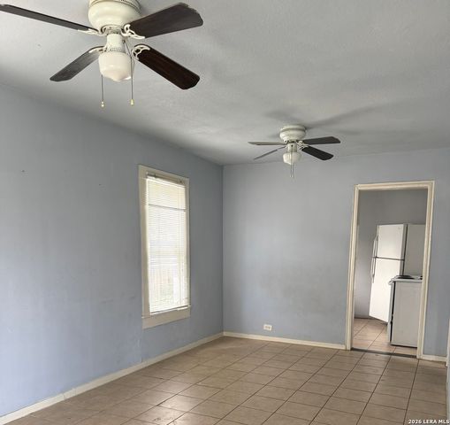 2826 ROSELAWN RD, San Antonio, TX 78226