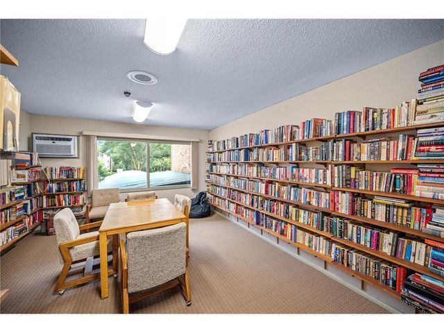 1601 N Innsbruck Drive 373NE, Fridley, MN 55432