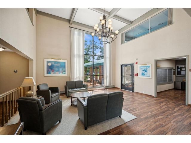 1601 N Innsbruck Drive 373NE, Fridley, MN 55432