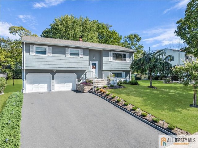 11 Fulton Road, Somerset, NJ 08873