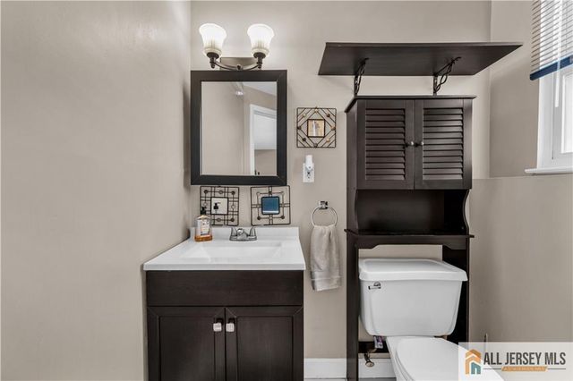 11 Fulton Road, Somerset, NJ 08873