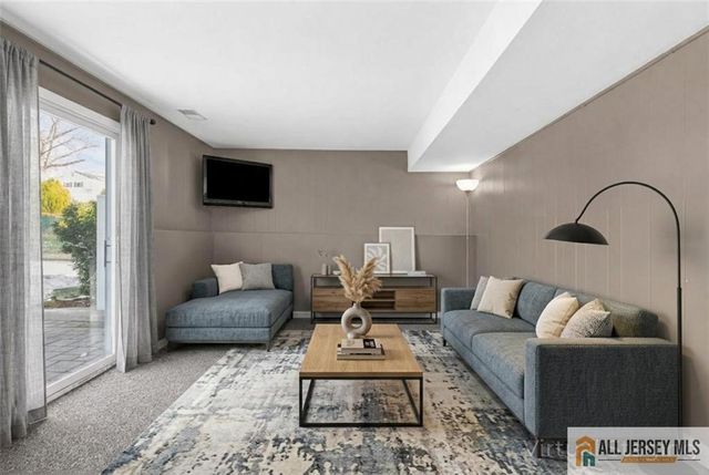 11 Fulton Road, Somerset, NJ 08873