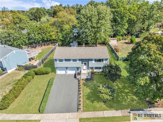 11 Fulton Road, Somerset, NJ 08873