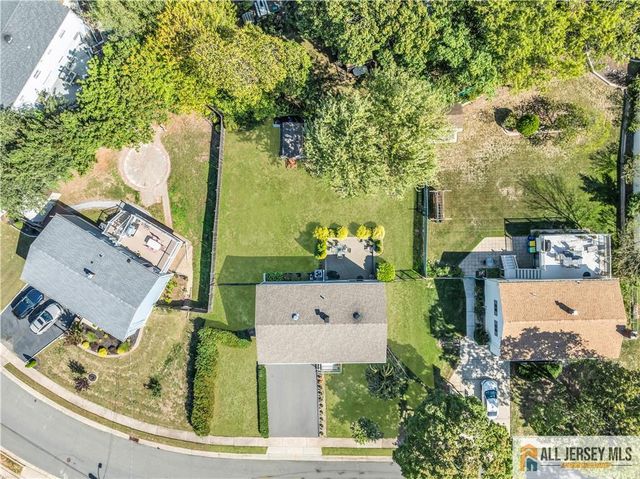 11 Fulton Road, Somerset, NJ 08873