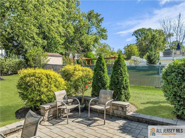 11 Fulton Road, Somerset, NJ 08873