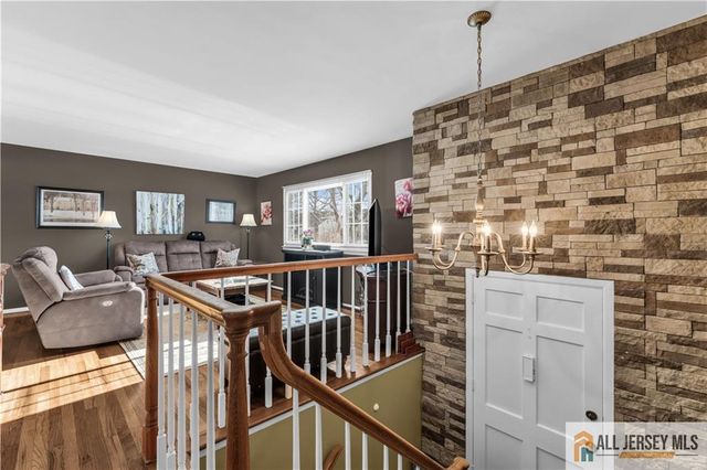 11 Fulton Road, Somerset, NJ 08873