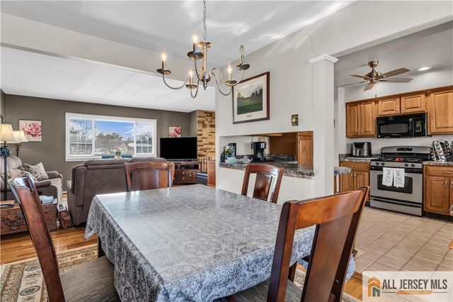 11 Fulton Road, Somerset, NJ 08873