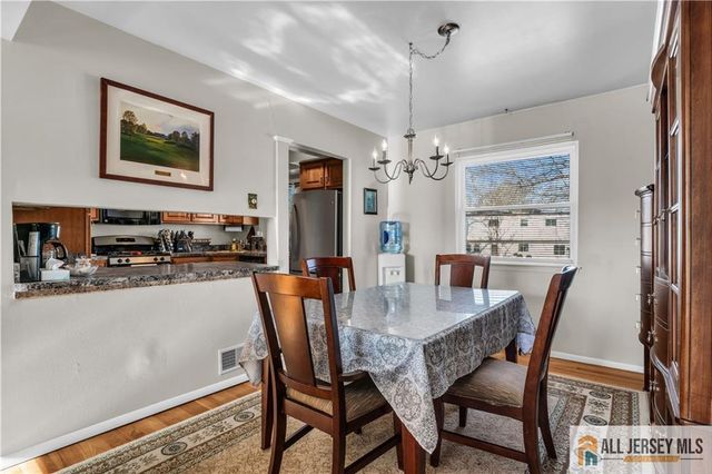 11 Fulton Road, Somerset, NJ 08873