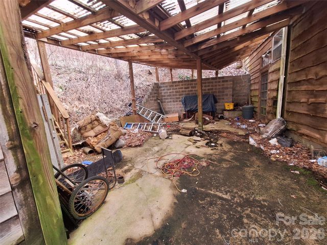 14084 US 23 Highway, Mars Hill, NC 28754